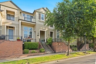 Building Photo - 6610 NE Rosebay Dr