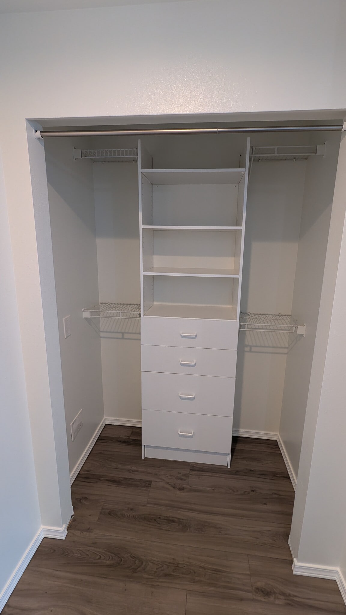 Building Photo - 323 Queen Anne Ave N