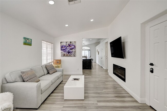 Building Photo - 8127 Chambersberg St