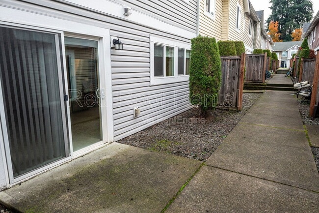 Building Photo - 10512 140th St Ct E