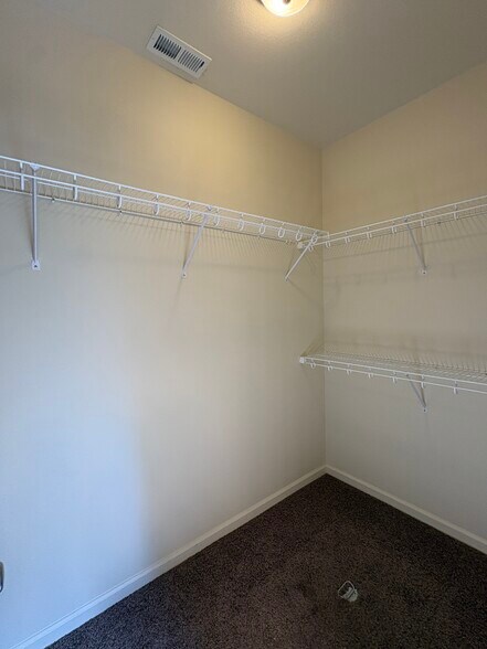 Building Photo - 1419 Springwater Ave
