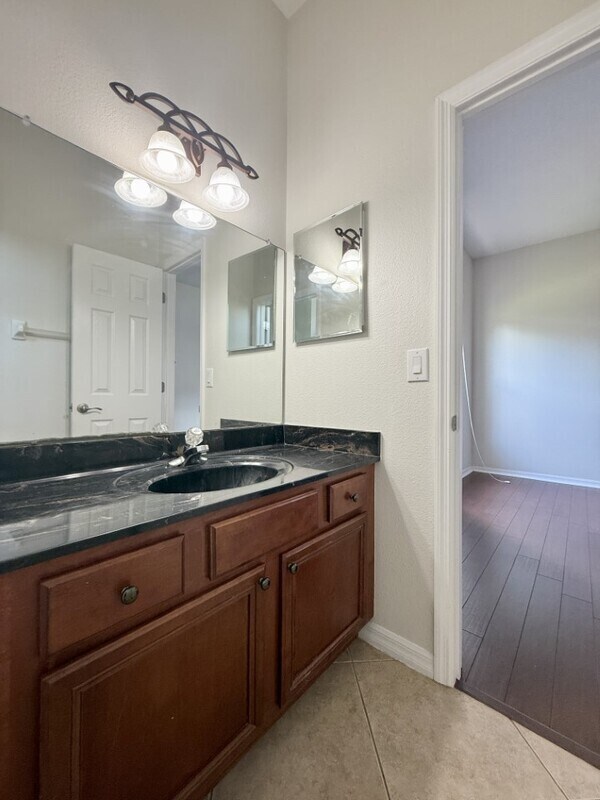Building Photo - 15224 Kestrelrise Dr
