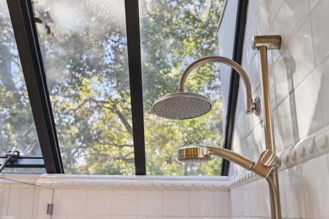 Building Photo - Beautifully Appointed Atherton Estate with Pool & Outdoor Entertaining