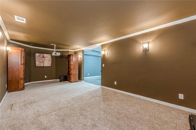 Building Photo - 927 Laurel Wood Ct