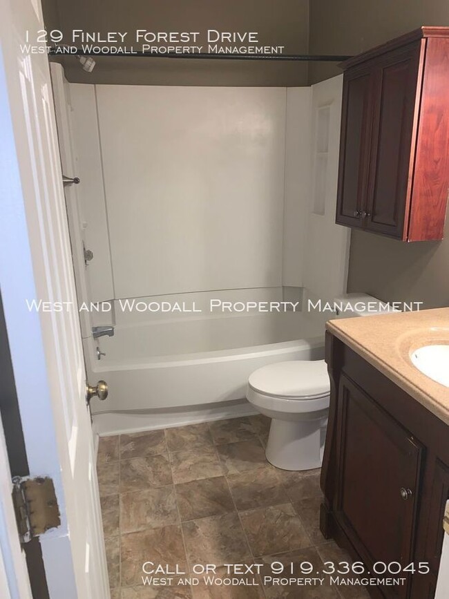 Building Photo - 129 Finley Forest Dr