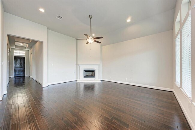 Building Photo - 2416 Echo Park Dr