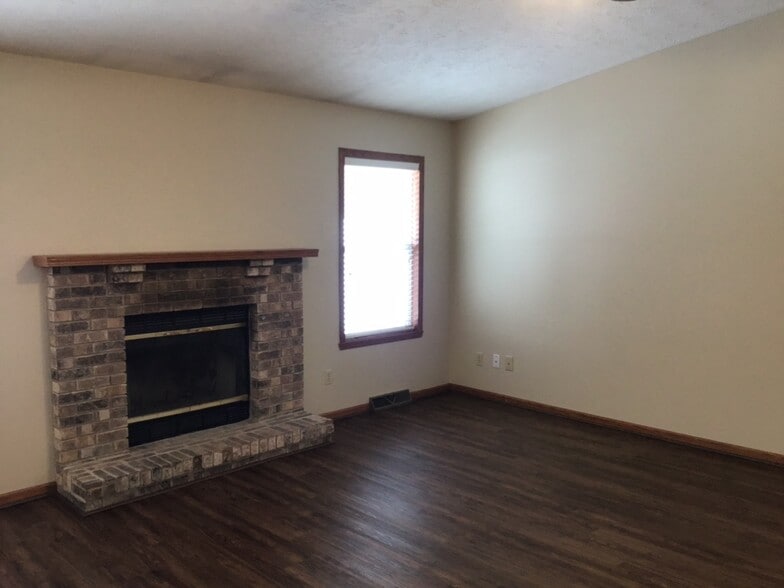 Building Photo - 10284 Pinesap Pl