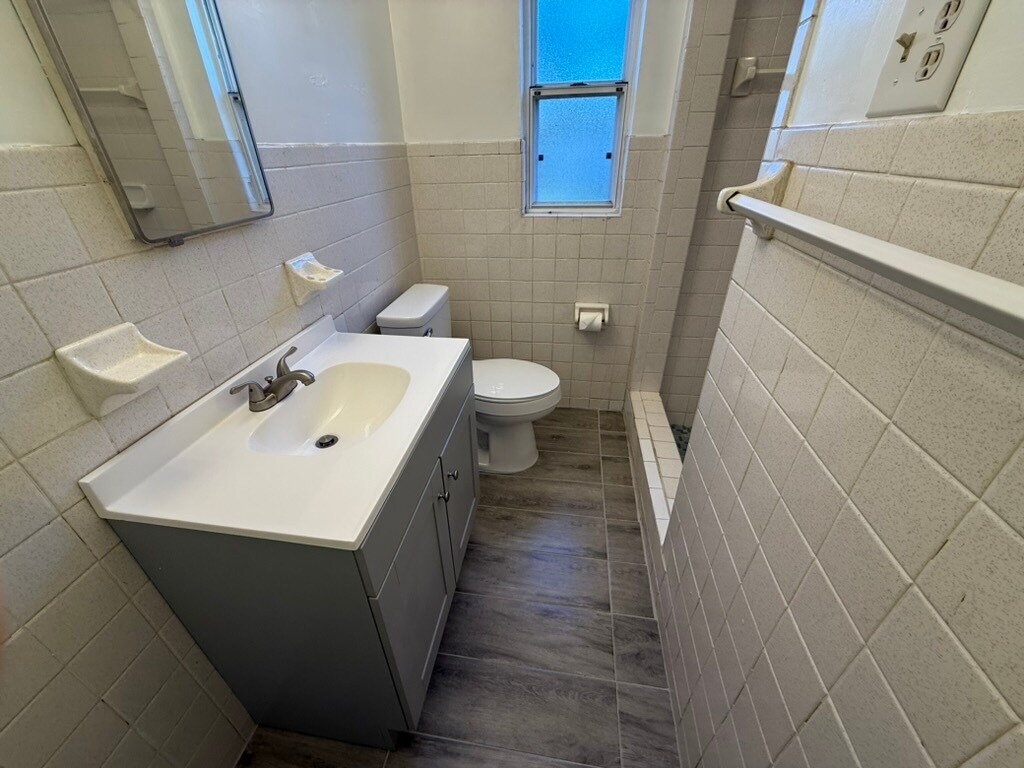 Building Photo - 69 E Seminole Ave