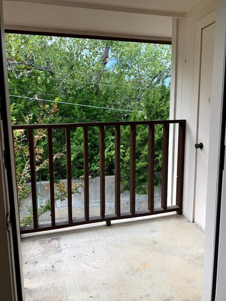 Building Photo - 907 N 7th St