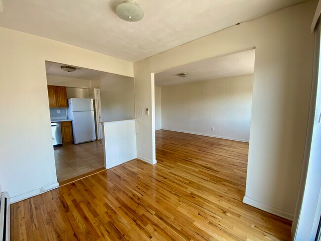 Building Photo - 3554 33rd St