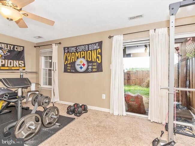 Building Photo - 6338 Towncrest Ct
