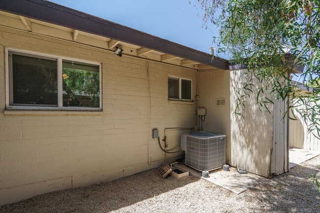 Building Photo - 7802 E Heatherbrae Ave