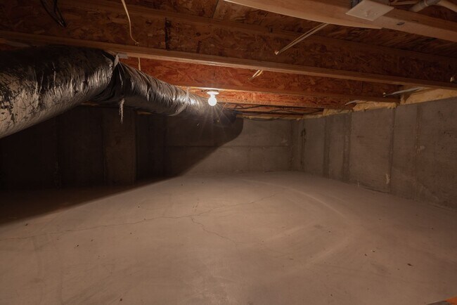 Building Photo - Darling home in desirable Little Valley with a PRIVATE POOL!