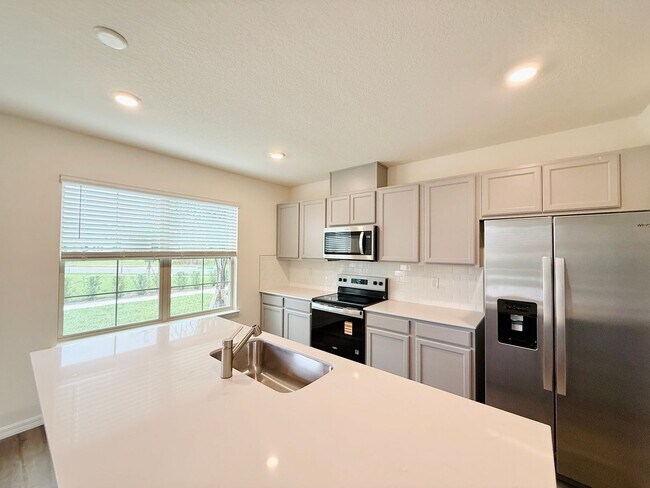 Building Photo - 16311 Lakelet Aly