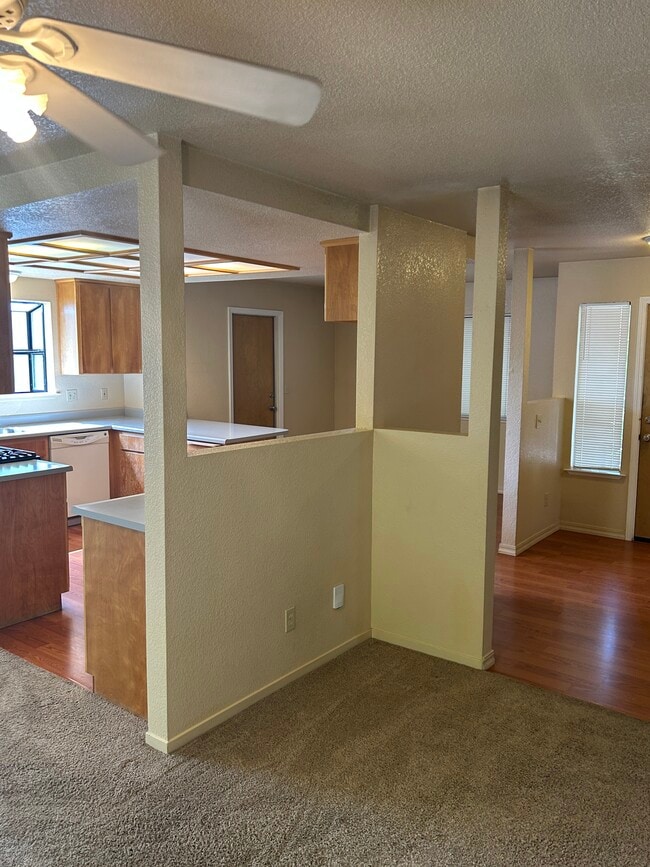 Building Photo - 11142 Linda Dr
