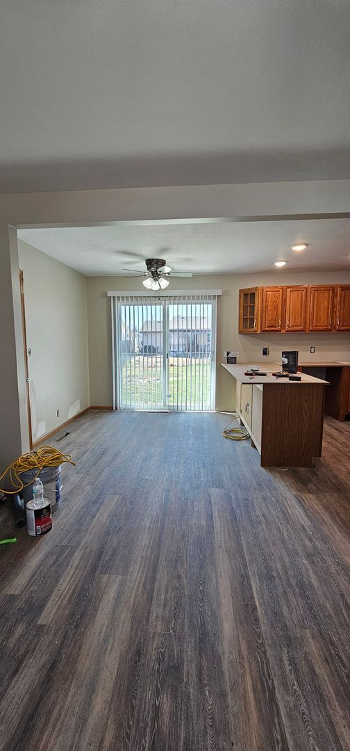 Building Photo - 3 bedroom, 1.5 bath, newly remodeled