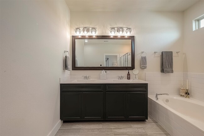 Building Photo - 1726 Summerlyn Ter Dr