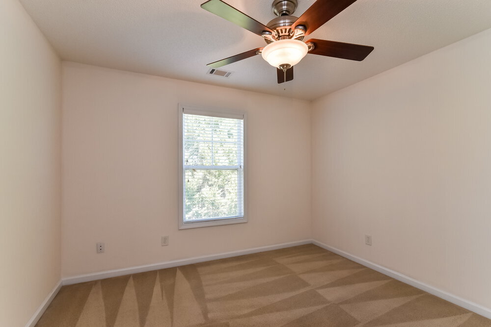 Building Photo - 3856 Pine Village Pl