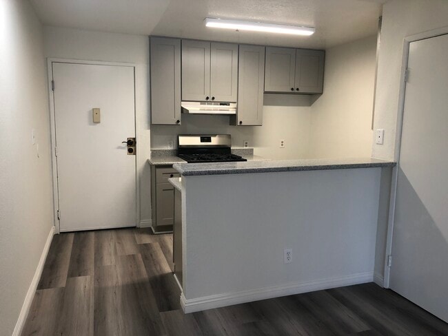 Building Photo - 1320 Venice Blvd