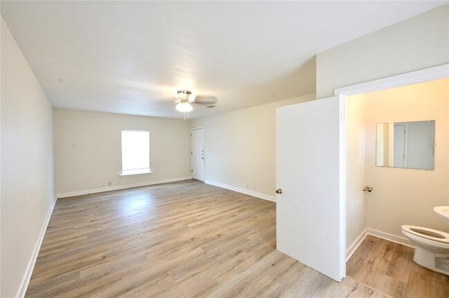 Building Photo - 6802 Creedmoor Rd