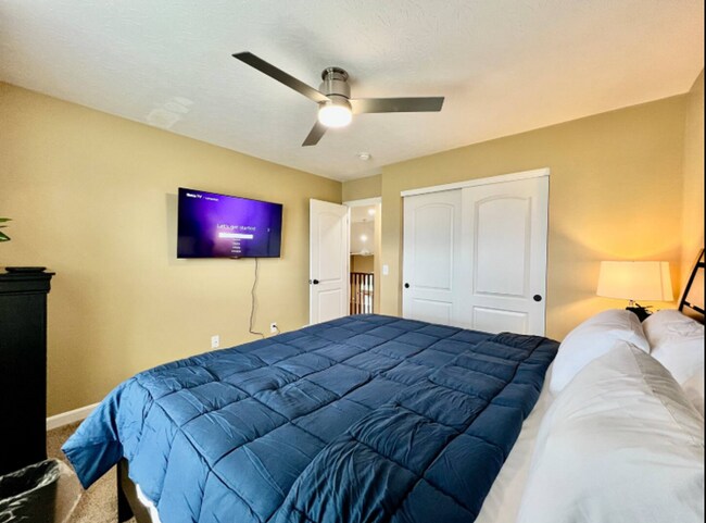Building Photo - 5531 Oakview Terrace