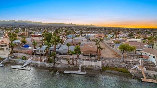 Building Photo - 437 Riverfront Dr