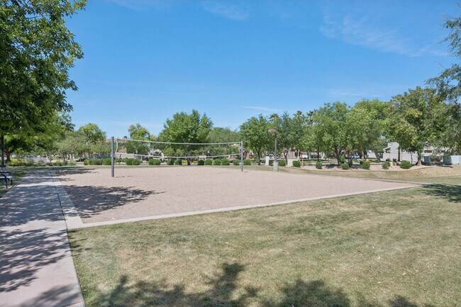 Building Photo - 1319 S Sabino Dr