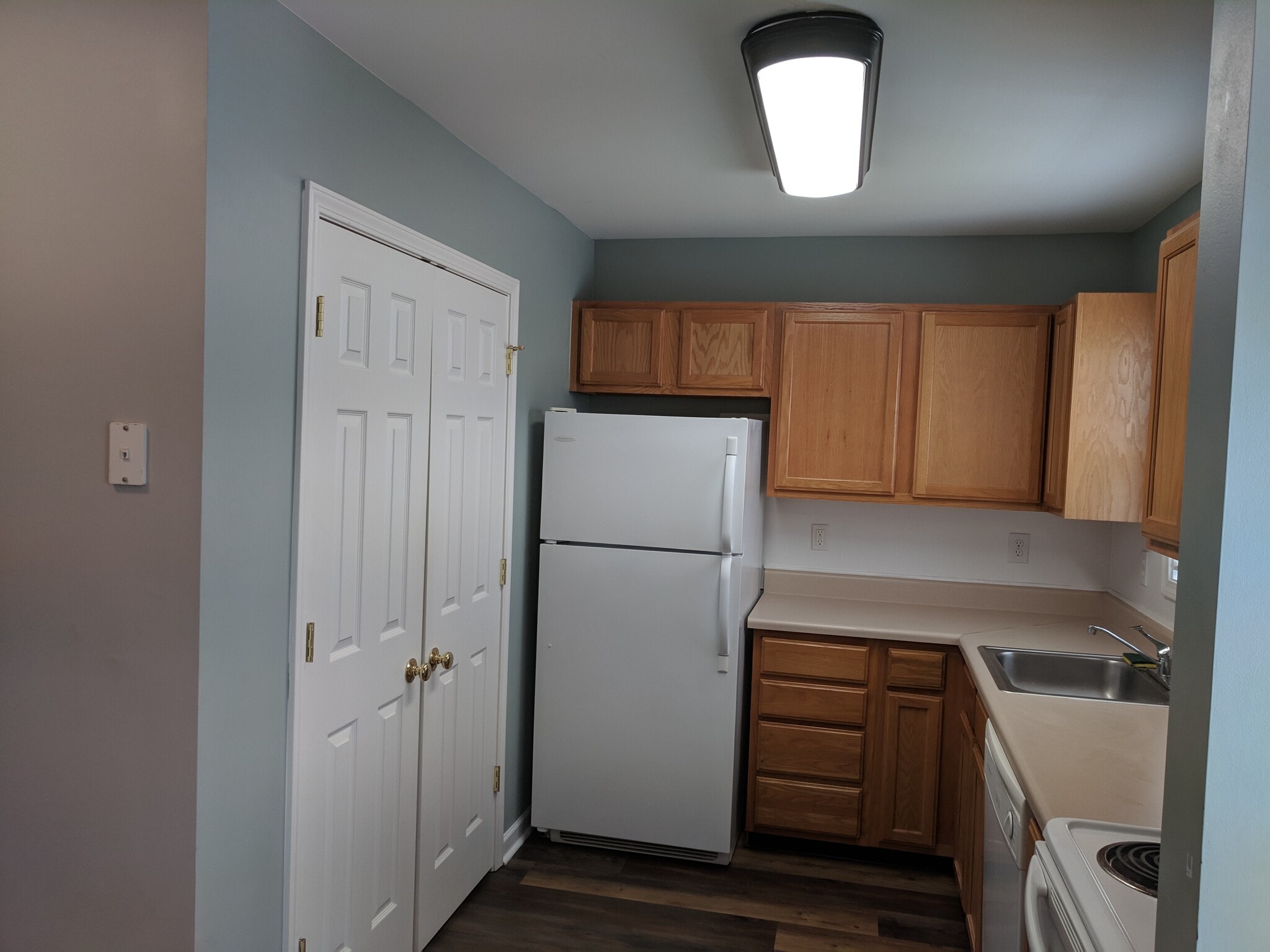 Kitchen - 202 Alde St