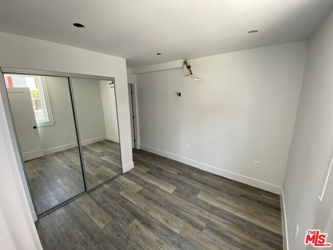 Building Photo - 1301 W 22nd St