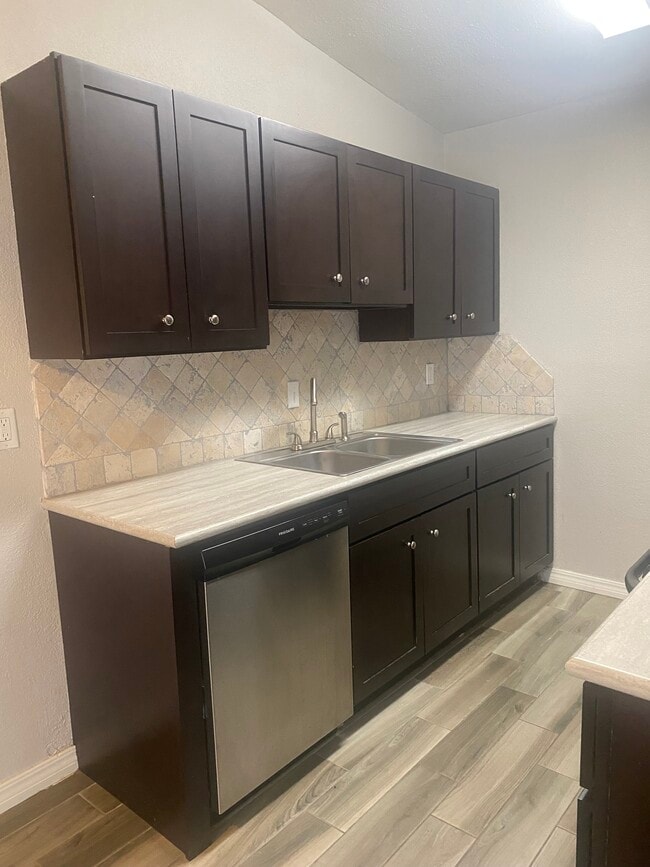 Building Photo - 826 Hardy Springs Cir