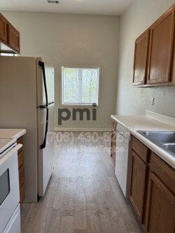 Building Photo - 111 Primrose Dr