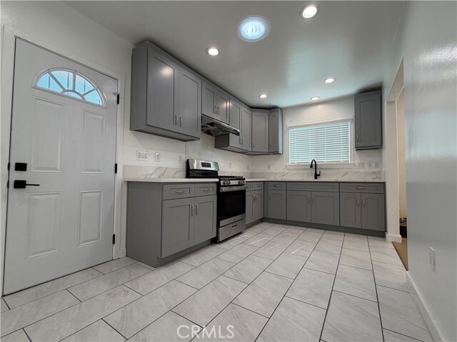 Building Photo - 111 E Newby Ave