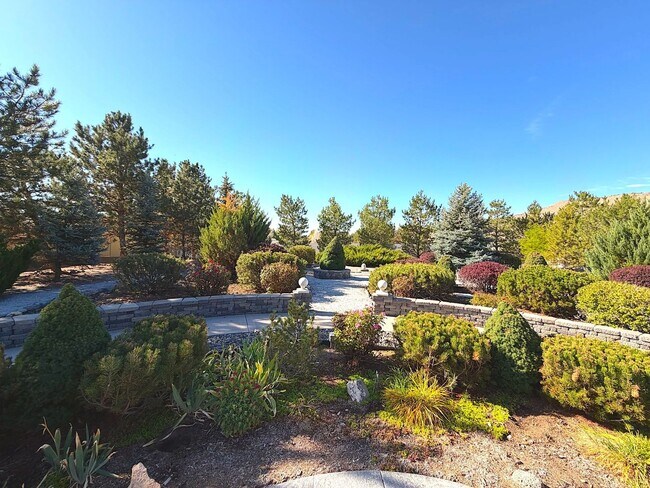 Building Photo - Spanish Springs 5bed/3bath - Move in Speci...