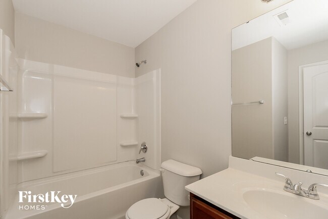 Building Photo - 4725 Tuliptree Dr
