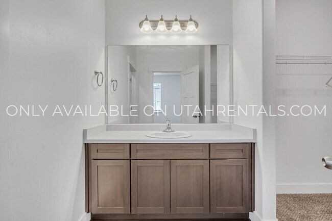 Building Photo - 3364 Hardman Way