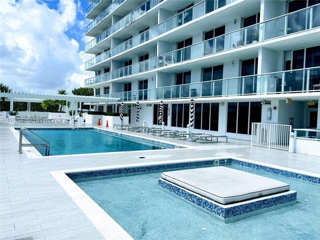 Building Photo - 4250 Biscayne Blvd