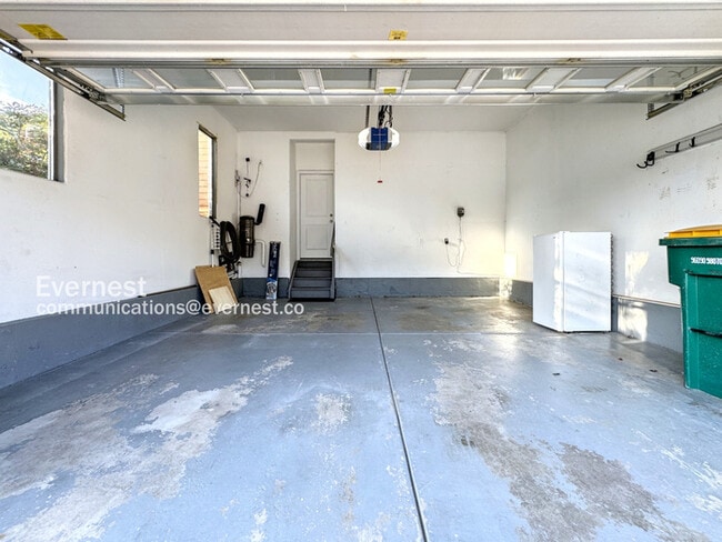Building Photo - 10535 Rutledge St