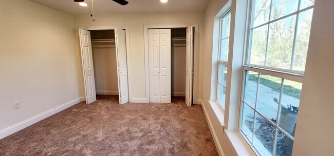 Master Closets - 14820 Blackwater Rd