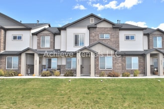 Building Photo - 2031 N 350 E