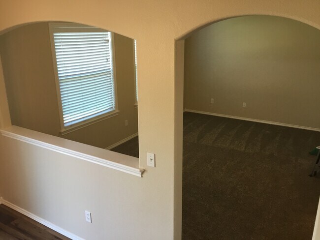 Building Photo - Beautiful & Spacious Four Bedroom Meridian Home!!!