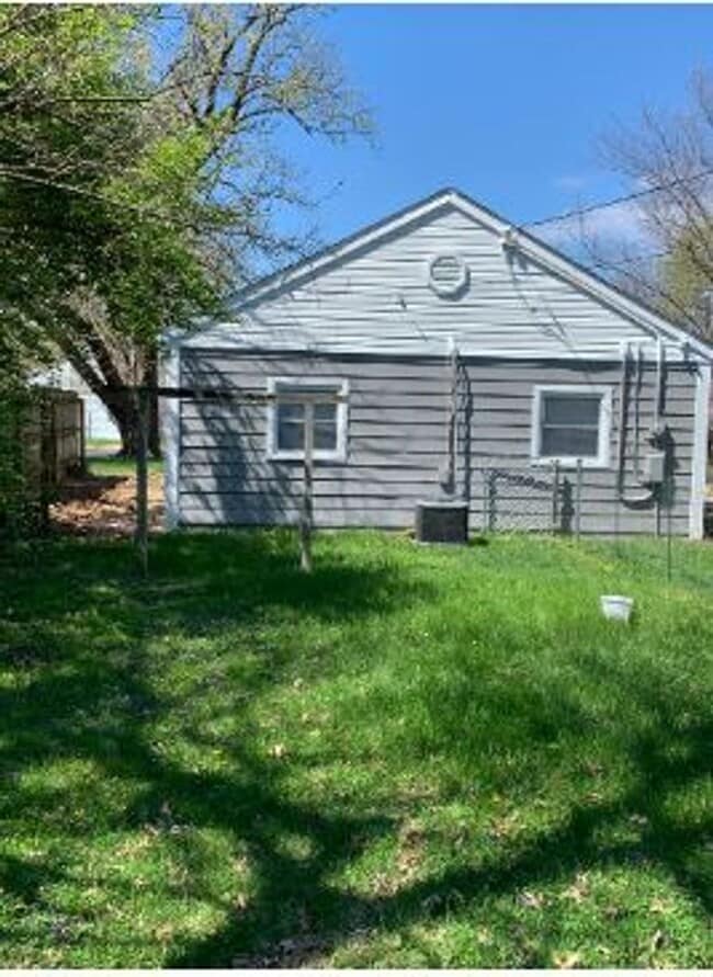 Building Photo - 1038 Marcellus Dr