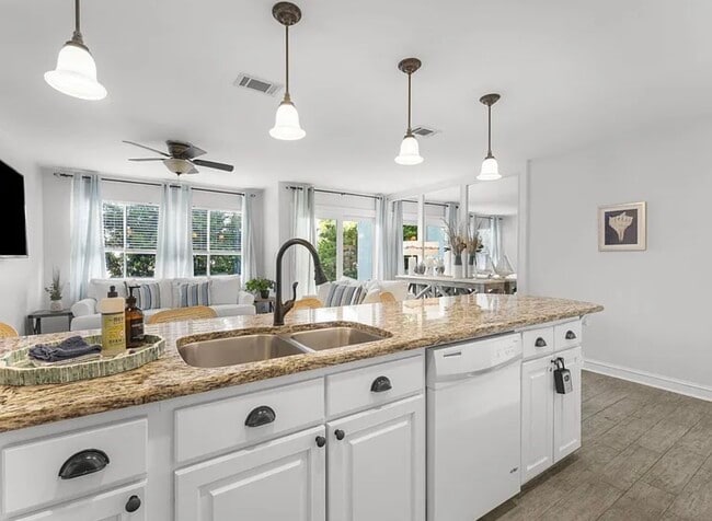 Building Photo - 485 Gulf Shore Dr