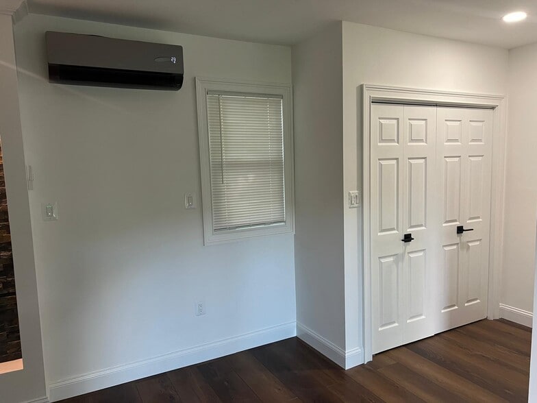 Building Photo - 6032 Clames Dr
