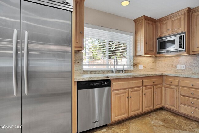 Building Photo - 4539 Mammoth Ave