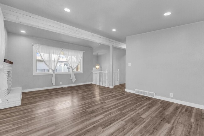 Building Photo - 3876 S Lee Maur St