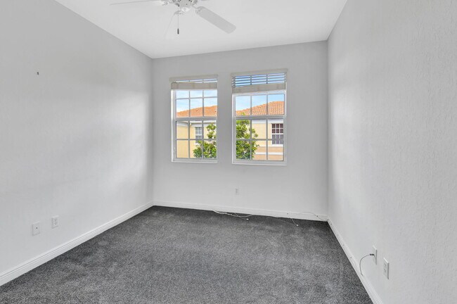 Building Photo - 838 NW 83rd Ln
