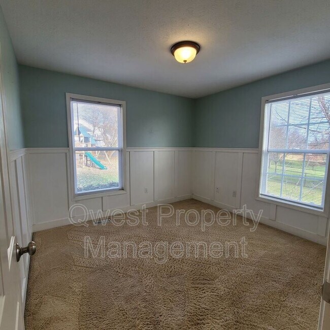 Building Photo - 79 River St