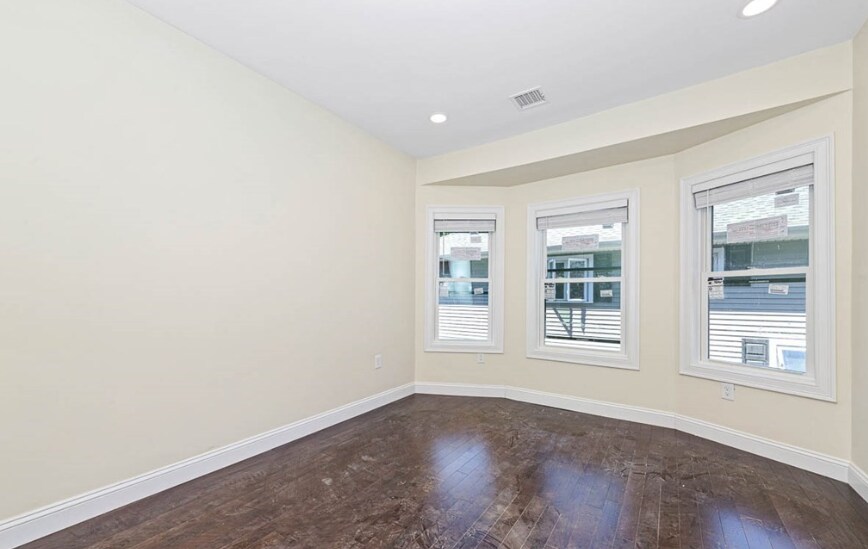 Building Photo - 85 Fern Rd