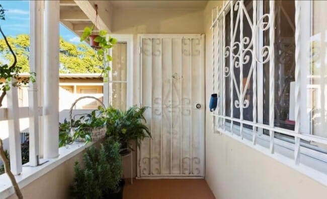 Building Photo - **MOVE-IN DEPOSIT SPECIAL** Lovely 2 Bedroom & 1 Bathroom