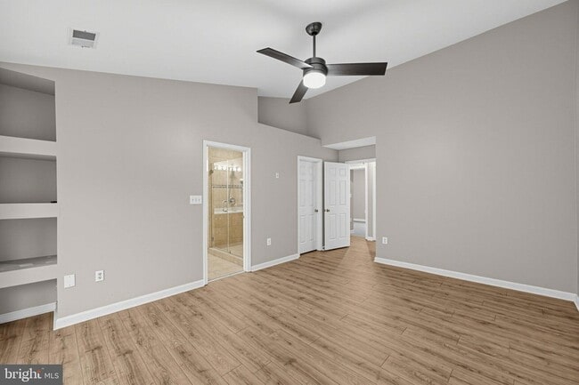 Building Photo - 21588 Bankbarn Terrace